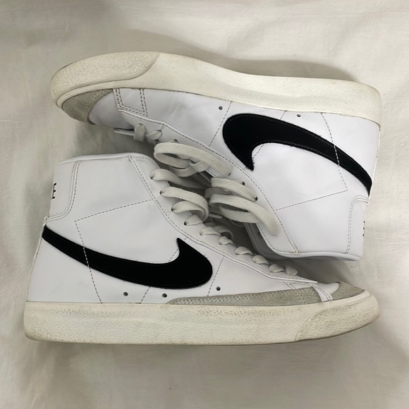black and white Nike Blazer Mid '77 Vintage - Picture 5 of 6